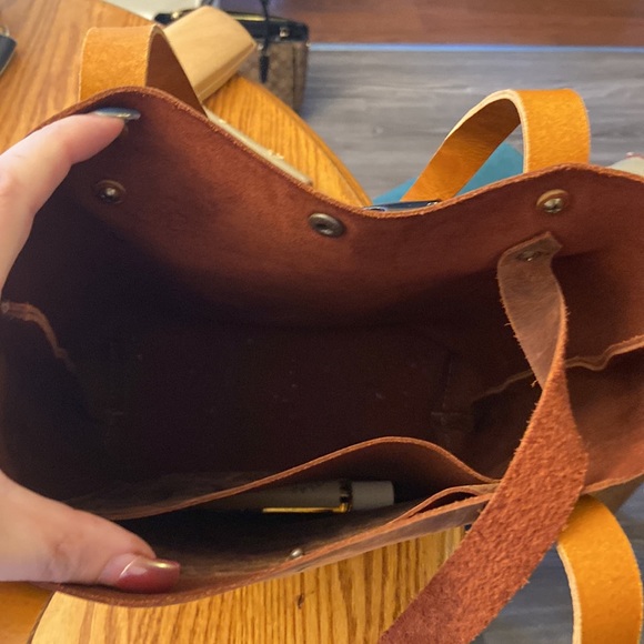 Pure genuine Italian Leather wore about a week it’s beautiful! - Picture 4 of 5